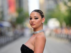 Madelyn Cline Makin Bersinar Madelyn Cline Makin Bersinar