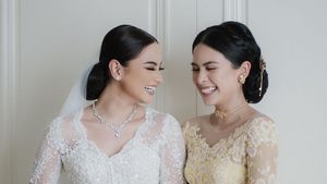 8 Gaya Maudy Ayunda di Pernikahan Adik, Cantik & Anggun Berkebaya Kuning
