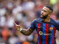 Lewandowski Datang, Mengapa Depay Tak Hengkang Saja?