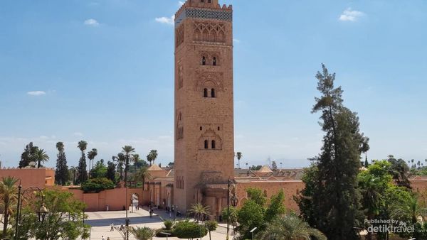 Menyusuri Kota Marrakesh di Kaki Pegunungan Atlas