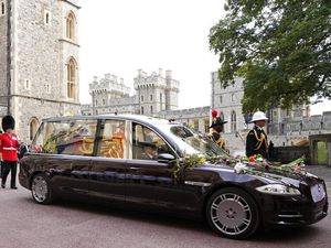 Ratu Elizabeth II Rancang Mobil Jenazahnya Sendiri Ratu Elizabeth II Rancang Mobil Jenazahnya Sendiri