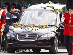 Mobil Inggris Ini Antar Ratu Elizabeth II ke Peristirahatan Terakhir