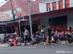 Pegawai di Balkot Makassar Datang Telat-Bawa Kendaraan Pribadi Saat Ojol Day