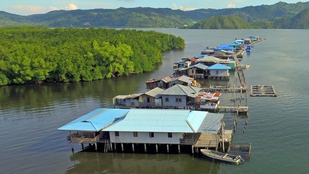 Pemandangan Kampung Enggros dari Atas/ Foto:news.detik.com/Gusti Tanati Pemandangan Kampung Enggros dari Atas/ Foto:news.detik.com/Gusti Tanati