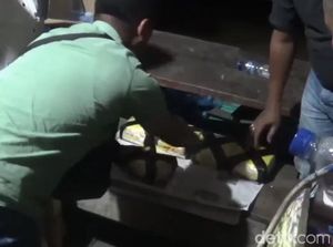 16 Bungkus Sabu Tak Bertuan Ditemukan Dalam Sampan Nelayan di Asahan 16 Bungkus Sabu Tak Bertuan Ditemukan Dalam Sampan Nelayan di Asahan