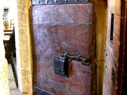 Westminster Abbey Ada Pintu Tertua Inggris, Konon Berlapis Kulit Manusia