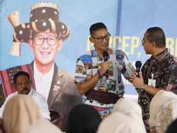 Sandiaga Uno Beri Pelatihan Produk Turunan Buah Markisa di Medan