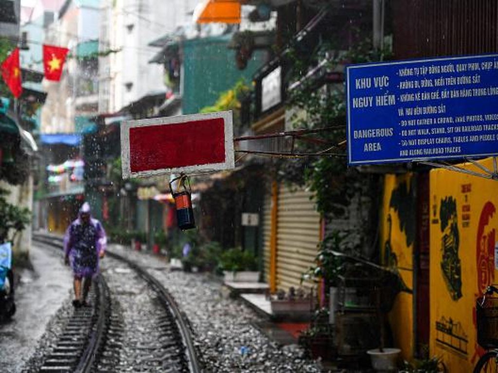 Sedih! Wisata Rel Kereta di Gang Sempit Vietnam Kini Ditutup