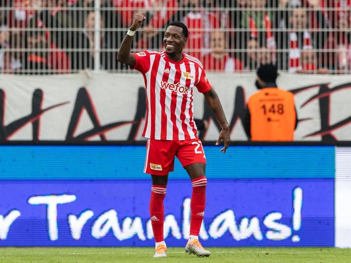 BERLIN, GERMANY - SEPTEMBER 18: Sheraldo Becker of 1.FC Union Berlin celebrates after scoring his team's second goal during the Bundesliga match between 1. FC Union Berlin and VfL Wolfsburg at Stadion an der alten Försterei on September 18, 2022 in Berlin, Germany. (Photo by Boris Streubel/Getty Images)