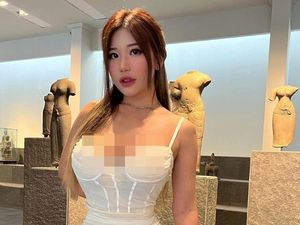 8 Foto Model Asia yang Bikin Gurunya Shock, Pose Seksi di Majalah Dewasa 8 Foto Model Asia yang Bikin Gurunya Shock, Pose Seksi di Majalah Dewasa