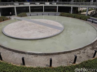 Dulu Kumuh, Taman di Blok M Jadi Keren dan Asyik buat Berfoto