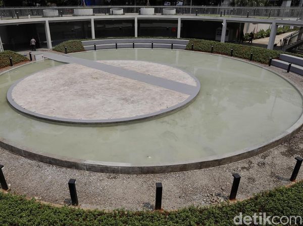 Dulu Kumuh, Taman di Blok M Jadi Keren dan Asyik buat Berfoto