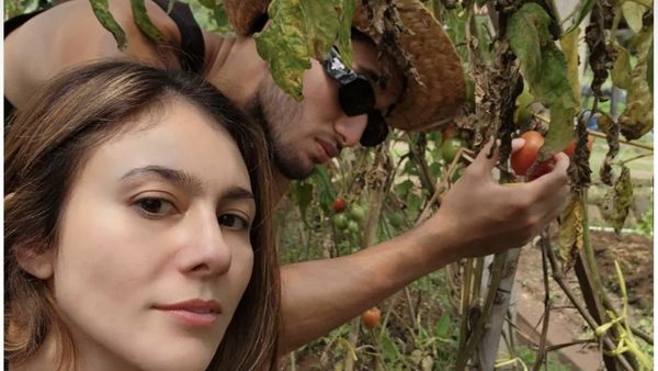 8 Kemesraan Wulan Guritno Liburan Bareng Pacar ke Desa, Main di Kandang Sapi