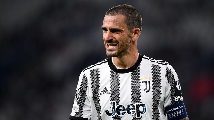 ALLIANZ STADIUM, TURIN, ITALY - 2022/09/14: Leonardo Bonucci of Juventus FC reacts during the UEFA Champions League football match between Juventus FC and SL Benfica. SL Benfica won 2-1 over Juventus FC. (Photo by Nicolò Campo/LightRocket via Getty Images)