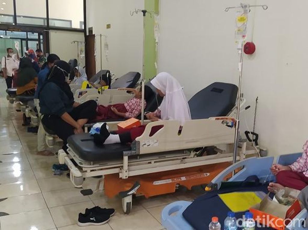 17 Siswa MI Magelang Diduga Keracunan Dirawat di RS Tidar, Begini Kondisinya