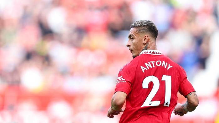 MANCHESTER, ENGLAND - SEPTEMBER 04: Antony Matheus dos Santos of Manchester United during the Premier League match between Manchester United and Arsenal FC at Old Trafford on September 4, 2022 in Manchester, United Kingdom. (Photo by Robbie Jay Barratt - AMA/Getty Images)