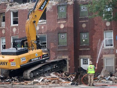 Apartemen Chicago Runtuh Akibat Ledakan, 8 Orang Terluka