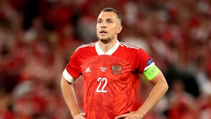 COPENHAGEN, DENMARK - JUNE 21: Artem Dzyuba of Russia reacts during the UEFA Euro 2020 Championship Group B match between Russia and Denmark at Parken Stadium on June 21, 2021 in Copenhagen, Denmark. (Photo by Martin Rose - UEFA/UEFA via Getty Images)