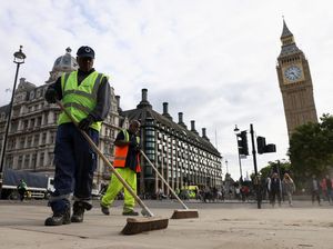 Bersih-bersih Usai Prosesi Pemakaman Ratu Elizabeth II