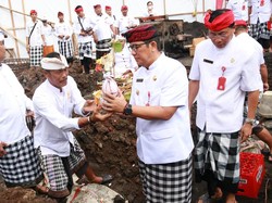 Pembangunan Patung Wisnu Murti Diawali Upacara Ngeruak-Mulang Dasar