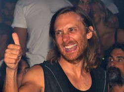 Katanya sih Modric mirip sama sosok ini: DJ David Guetta. Gondrongnya itu memang sekilas bikin mirip. Foto: WireImage/Foc Kan
