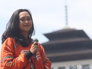 Suara Driver Ojol Perempuan di Tengah Kenaikan Harga BBM
