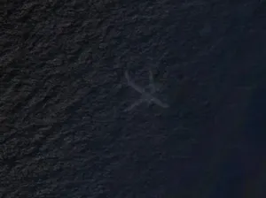 Penampakan Pesawat Misterius di Dasar Laut di Google Maps Penampakan Pesawat Misterius di Dasar Laut di Google Maps