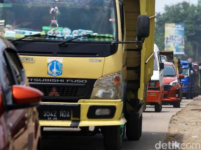 Harap Sabar, Perlintasan Rel di Cisauk Bikin Macet