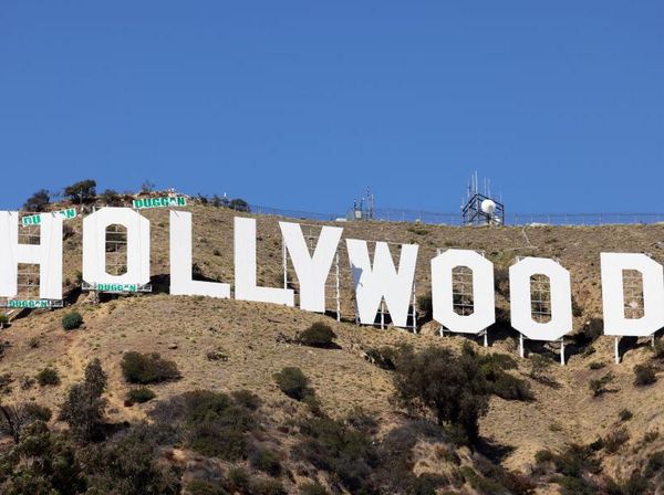 Markah Hollywood Dicat Ulang Menjelang Hari Jadi ke-100