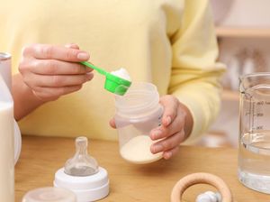 Pemprov DKI Temukan 6 Karton Susu Kedaluwarsa Dijual Saat Sidak