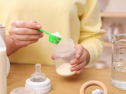 Pemprov DKI Temukan 6 Karton Susu Kedaluwarsa Dijual Saat Sidak