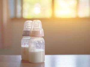 Viral Ortu Beri Susu Unpasteurized untuk Anak, Dokter Wanti-wanti Bahayanya