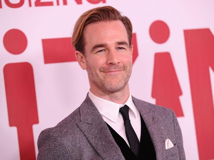 WESTWOOD, CA - DECEMBER 18:  Actor James Van Der Beek attends the premiere of 
