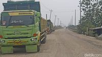 Debu Tebal Menyesakkan gegara Jalan Rusak di Tegowanu Grobogan