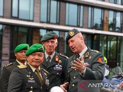 Panglima TNI Rapat Didampingi KSAL, KSAD Kunker ke Belanda