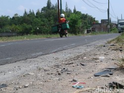 Masih Ada Puing Kendaraan di TKP Mobil Tabrak 10 Motor Kasihan Bantul