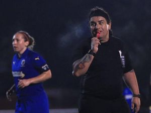Wasit Transgender di Inggris Ini Mulai Pikirkan Pensiun Wasit Transgender di Inggris Ini Mulai Pikirkan Pensiun