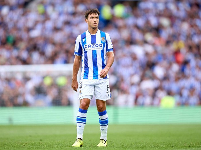 SAN SEBASTIAN, SPAIN - SEPTEMBER 03: Matin Zubimendi of Real Sociedad looks on during the LaLiga Santander match between Real Sociedad and Atletico de Madrid at Reale Arena on September 03, 2022 in San Sebastian, Spain. (Photo by Ion Alcoba/Quality Sport Images/Getty Images)