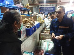 Zulhas Sebut Harga Bapok di Denpasar Lebih Murah dari Pasar di Jawa