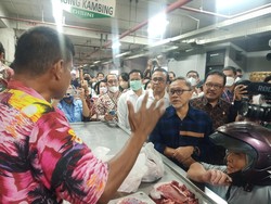 Penjual Daging Kambing di Denpasar Keluhkan Tingginya Tarif Pengiriman
