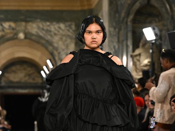 7 Foto Shahnaz Indira, Model Curvy Indonesia Debut di London Fashion Week