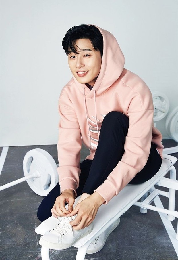 Outfit warna cerah untuk pria