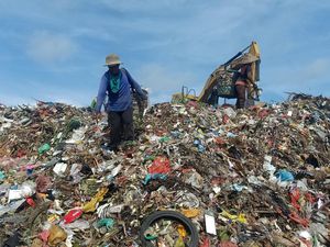 Bappenas Targetkan TPA Suwung Ditutup Tahun Ini Bappenas Targetkan TPA Suwung Ditutup Tahun Ini