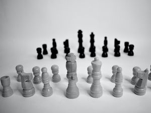 Persaingan Bisnis: Manfaat, Bentuk, dan Cara Menghadapinya