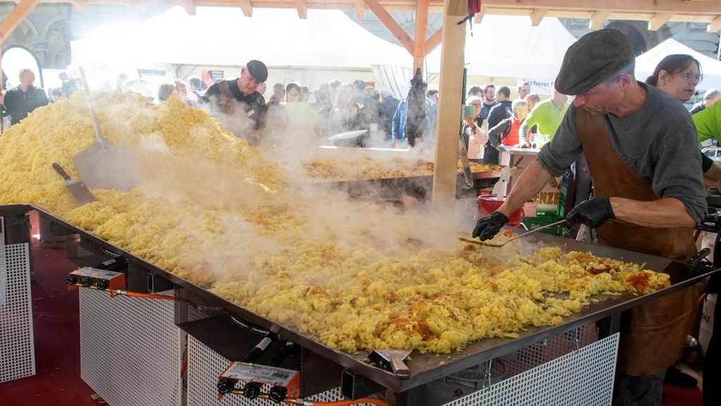 Pecah Rekor! Ini Pancake Kentang Terbesar di Dunia Pecah Rekor! Ini Pancake Kentang Terbesar di Dunia