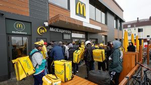 Potret McDonalds di Ukraina Buka Kembali, Pertama Kali Sejak Invasi Rusia