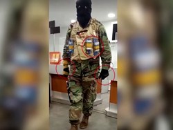 Pria Berseragam Tentara Sandera 12 Orang di Bank Georgia