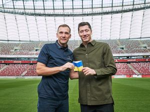 Lewandowski Pakai Ban Kapten Ukraina di Piala Dunia 2022 Lewandowski Pakai Ban Kapten Ukraina di Piala Dunia 2022