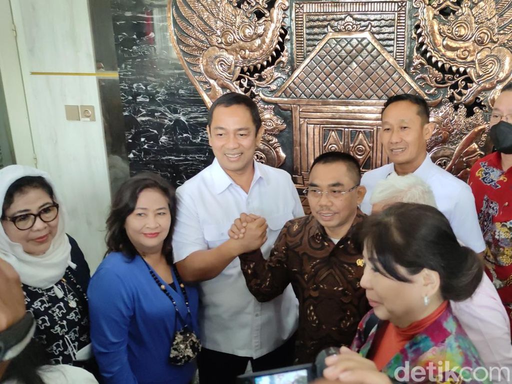 Fraksi PDIP DPRD DKI Temui Walkot Semarang, Cari Calon Gubernur DKI? Fraksi PDIP DPRD DKI Temui Walkot Semarang, Cari Calon Gubernur DKI?