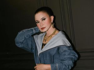 Rossa Tersipu Malu Saat Ditanya soal Pegang Tangan Cowok di Instagram Rossa Tersipu Malu Saat Ditanya soal Pegang Tangan Cowok di Instagram
